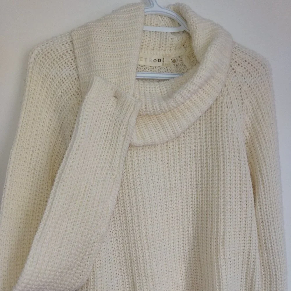Women Turtle neck sweater size medium - Picture 3 of 5